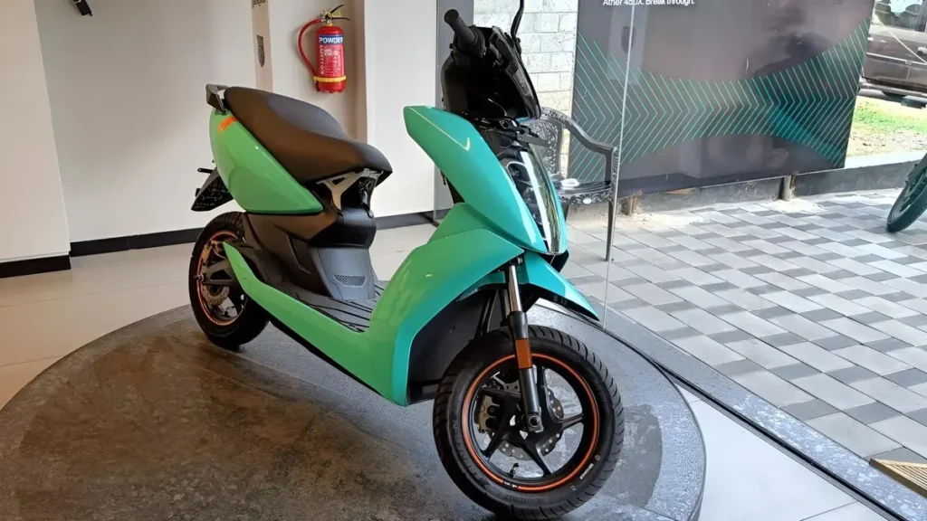 इलेक्ट्रिक स्कूटर का दादा बना Ather! 150 KM की रेंज और 45 KM/H रफ्तार के साथ मिलेगी लिथियम-आयन बैटरी, जानें फीचर्स
