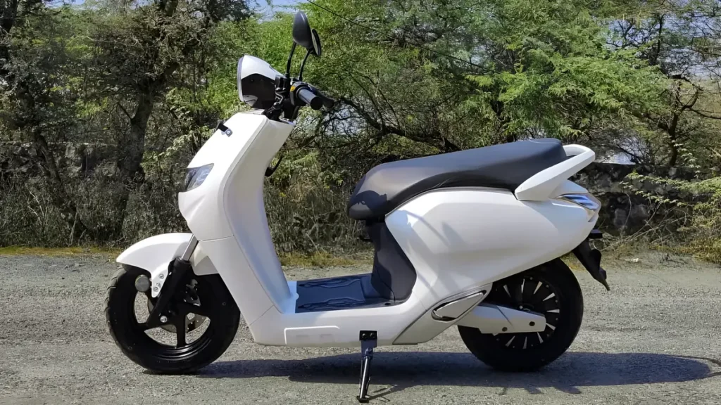 मार्केट में मची धूम! सिर्फ ₹60,000 में मिलेगी Bounce Infinity E1 स्कूटर, 85KM की दमदार रेंज, 4 घंटे में फुल चार्जिंग और मिलेगा डबल धमाकेदार ऑफर